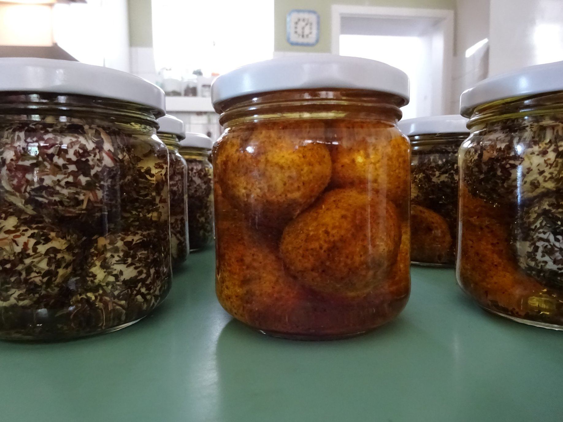 Ziegenbällchen in Öl